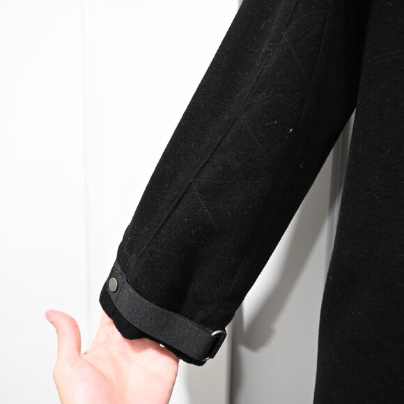 Japanese OTT Medium Black Classic Coat with Storable Hood - Picture 6 of 13